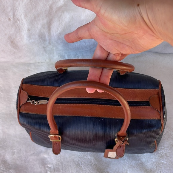 GUC, auth SALVATORE  FERRAGAMO NAVY BLUE VINTAGE BAG, made in Italy - Picture 6 of 16